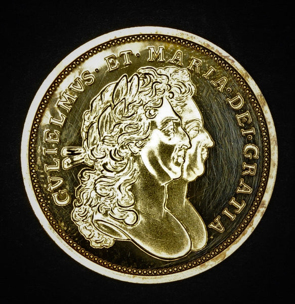 William and Mary £5. Millionaires collection.