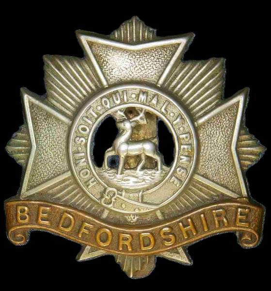 WW1. Cap Badge. Bedfordshire Regiment.