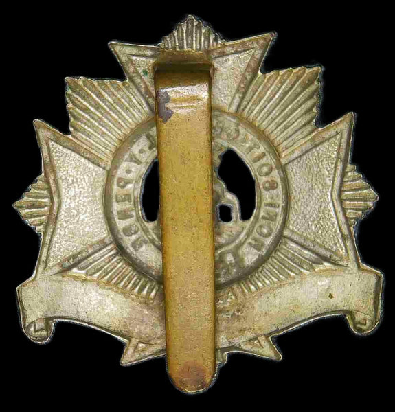 WW1. Cap Badge. Bedfordshire Regiment.