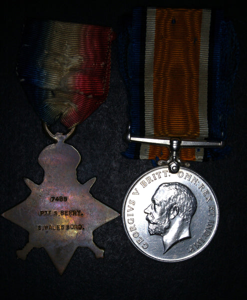 WW1. 1914 star Pair & Plaque. Perry. South Wales Borderers. KIA