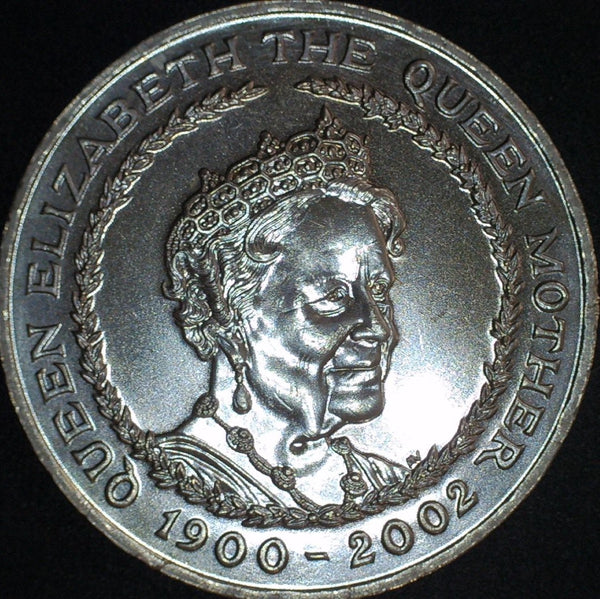Elizabeth II. 5 Pounds. 2002