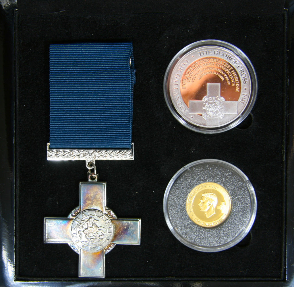 Tristan da Cunha. George Cross Gold and Silver commemorative set. 2017.