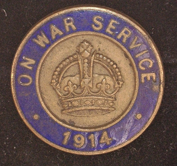 WW1. 'ON WAR SERVICE' Lapel badge. 1914