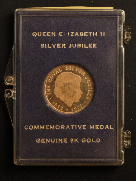 Elizabeth II. 1977 jubilee medal. Struck in 9ct gold