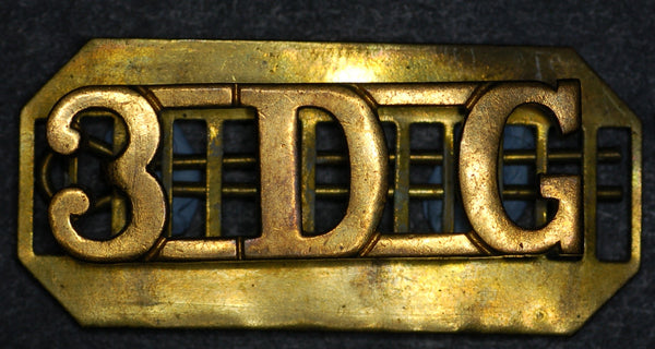 3rd Dragoon Guards. Brass shoulder title.